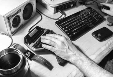 NBA季后赛焦点战：勇士VS雷霆巅峰对决，库里与亚历山大谁将主宰？